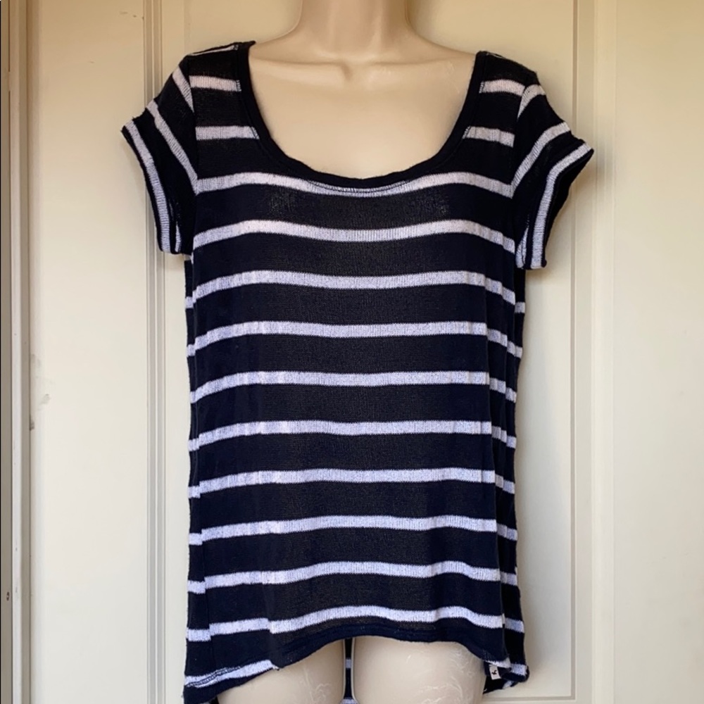 Hollister striped short sleeved sweater M